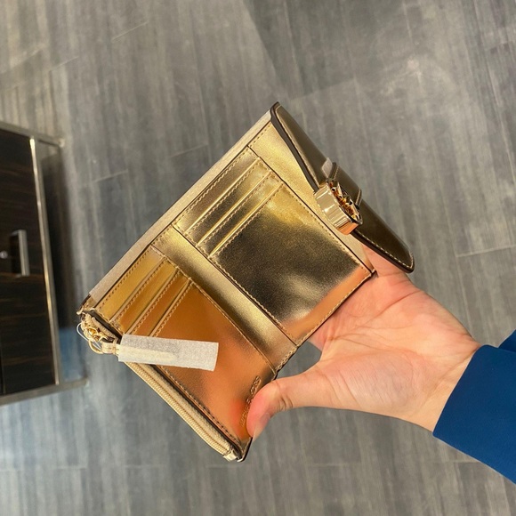 Authentic Carmen Michael Kors wallet - Picture 2 of 6